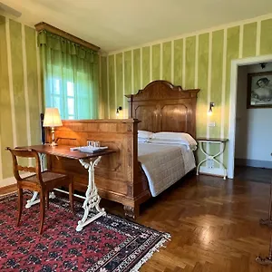 https://villa-la-lodola.it-tuscanyhotel.com